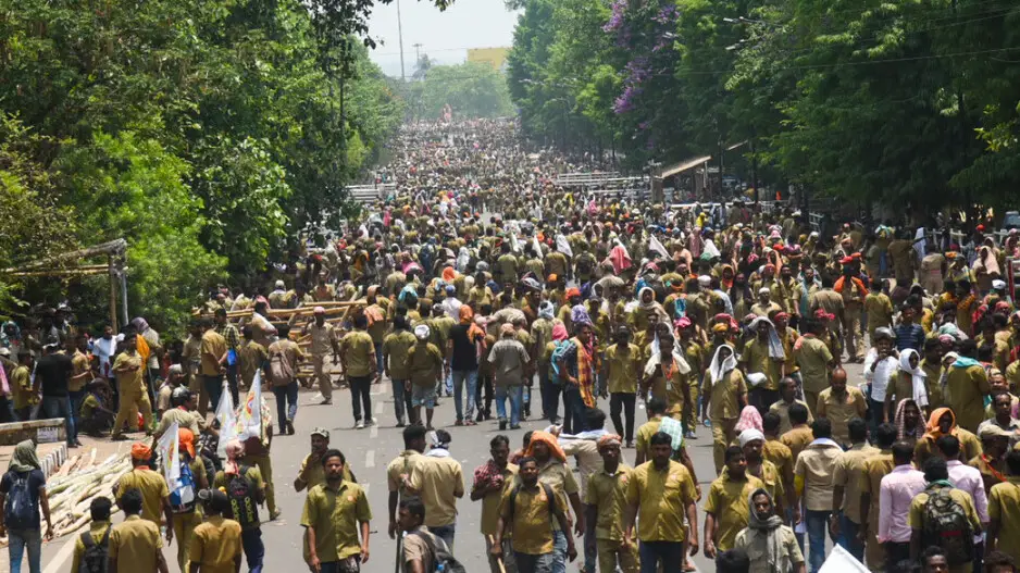 Indefinite agitation by the Union of Drivers with ten-fold demand